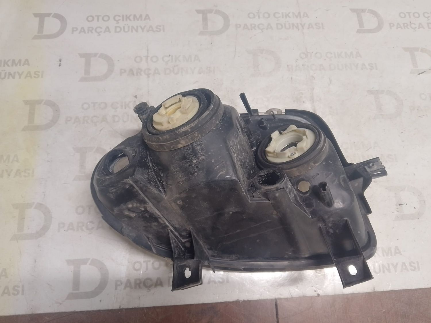RENAULT CL�O 2 MERCEKL� SOL �N FAR